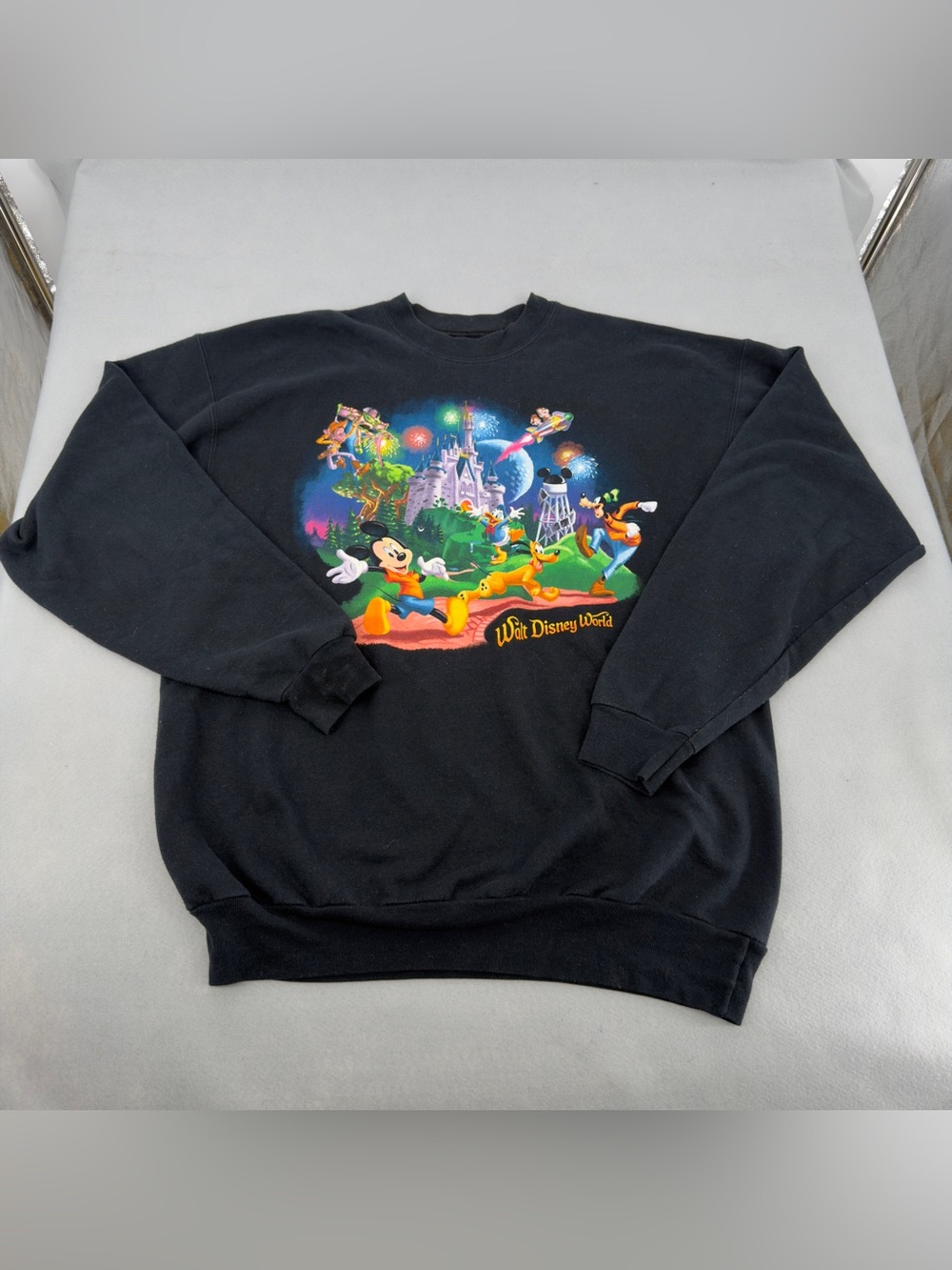 Disney Mickey & Friends Crewneck Black Sweater Large Women’s